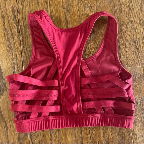 Red strappy sports bra - Picture 3 of 3